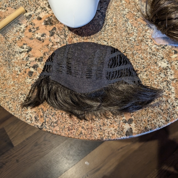 Wig - Picture 6 of 7